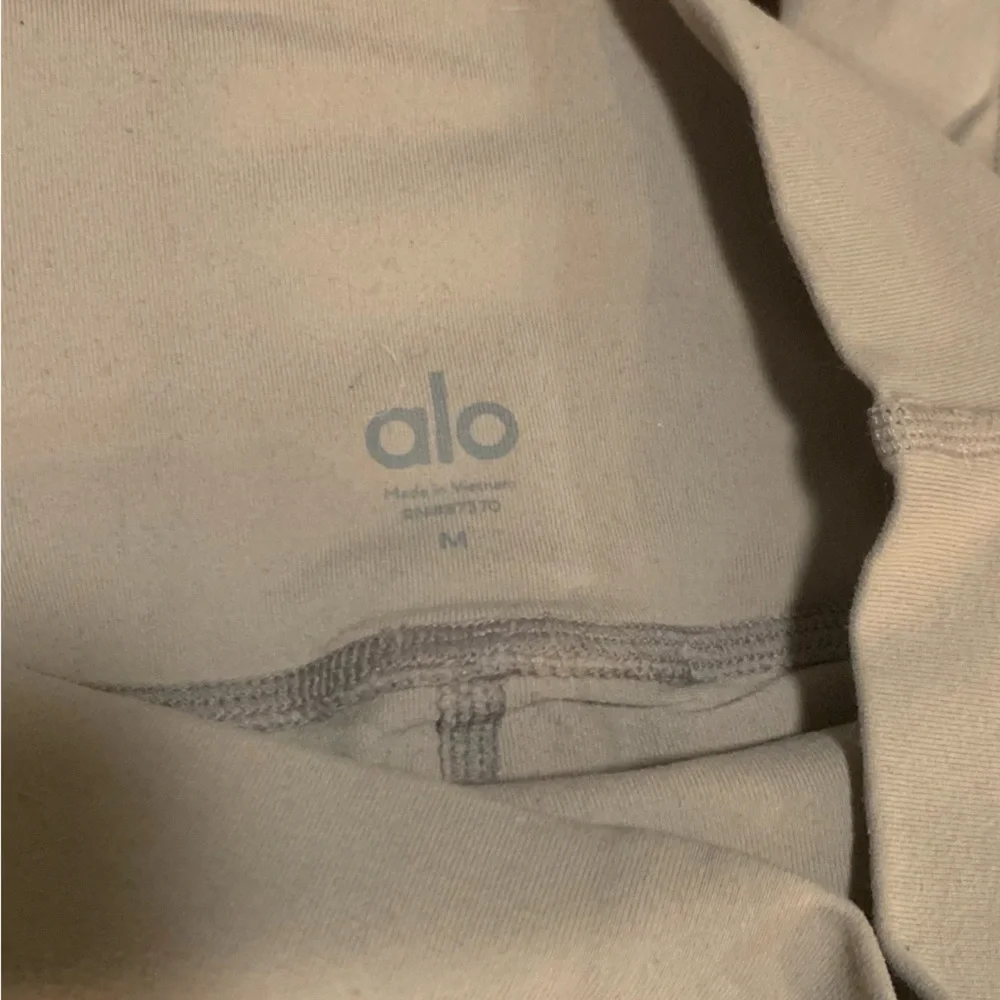 ALO Yoga High-Waist Moto Legging Gravel Medium - Picture 7 of 9